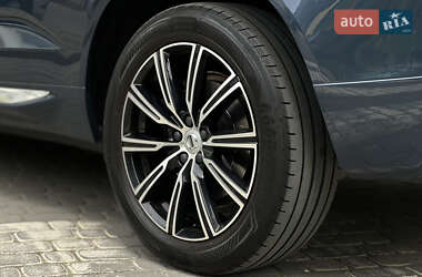 Внедорожник / Кроссовер Volvo XC60 2020 в 