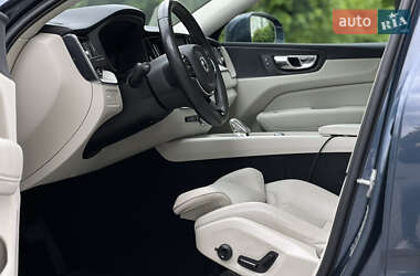 Внедорожник / Кроссовер Volvo XC60 2020 в 
