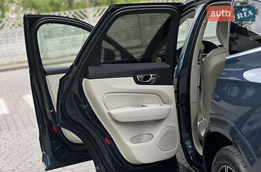 Внедорожник / Кроссовер Volvo XC60 2020 в 