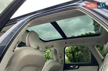 Внедорожник / Кроссовер Volvo XC60 2020 в 