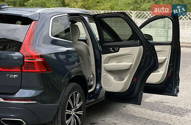 Внедорожник / Кроссовер Volvo XC60 2020 в 