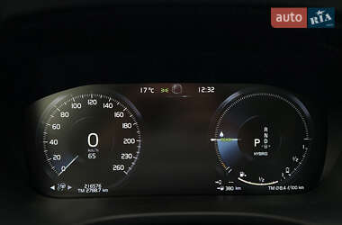 Внедорожник / Кроссовер Volvo XC60 2020 в 