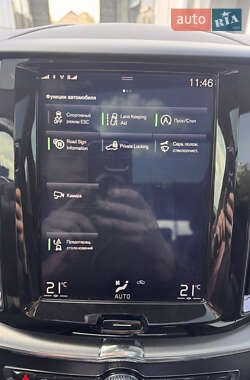 Внедорожник / Кроссовер Volvo XC60 2018 в 