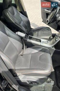 Внедорожник / Кроссовер Volvo XC60 2011 в 