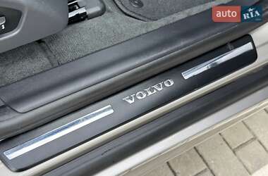 Позашляховик / Кросовер Volvo XC60 2016 в 