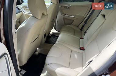 Внедорожник / Кроссовер Volvo XC60 2014 в 