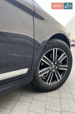Внедорожник / Кроссовер Volvo XC60 2017 в 