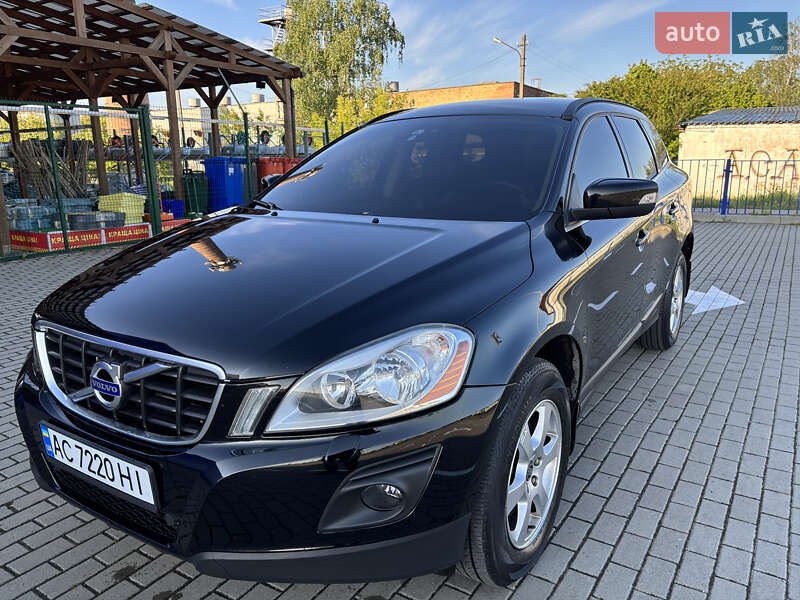Внедорожник / Кроссовер Volvo XC60 2009 в Нововолынске