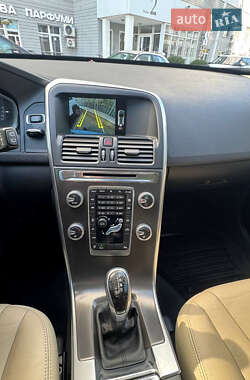 Внедорожник / Кроссовер Volvo XC60 2015 в 
