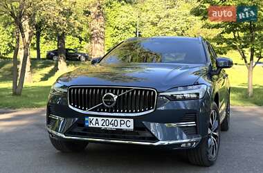 Внедорожник / Кроссовер Volvo XC60 2023 в 