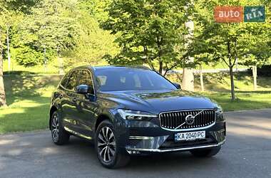 Внедорожник / Кроссовер Volvo XC60 2023 в 