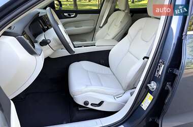 Внедорожник / Кроссовер Volvo XC60 2023 в 