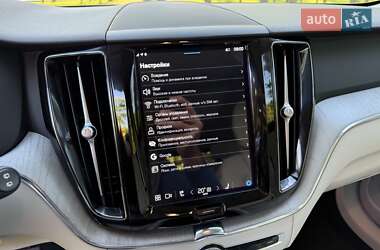 Внедорожник / Кроссовер Volvo XC60 2023 в 