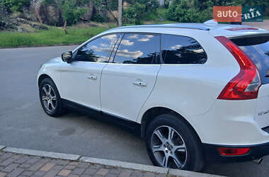 Позашляховик / Кросовер Volvo XC60 2012 в 