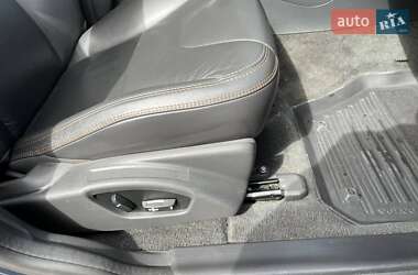 Внедорожник / Кроссовер Volvo XC60 2012 в 