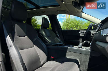 Внедорожник / Кроссовер Volvo XC60 2020 в 
