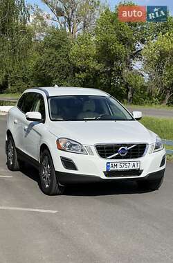 Внедорожник / Кроссовер Volvo XC60 2013 в 