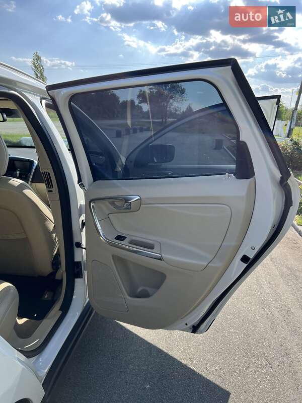 Позашляховик / Кросовер Volvo XC60 2013 в Малині