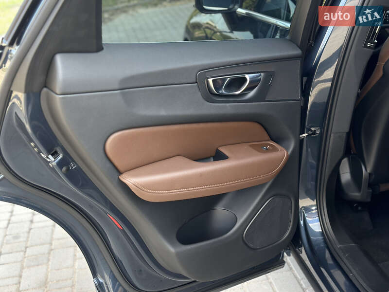 Позашляховик / Кросовер Volvo XC60 2021 в Дніпрі