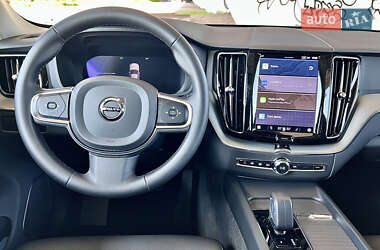 Внедорожник / Кроссовер Volvo XC60 2023 в 
