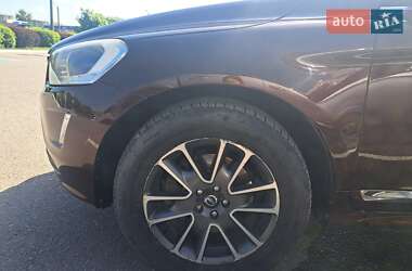 Внедорожник / Кроссовер Volvo XC60 2013 в 