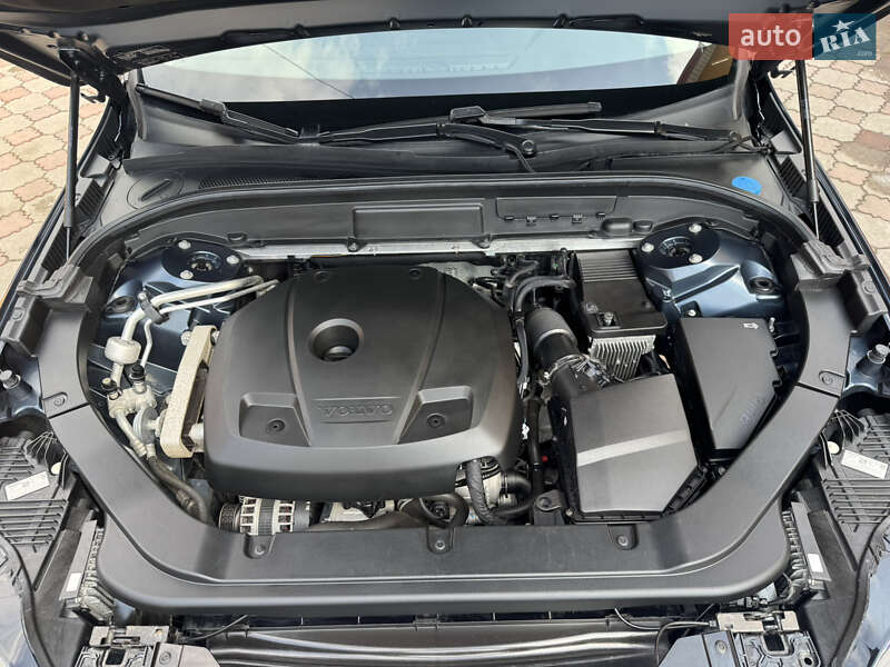 Внедорожник / Кроссовер Volvo XC60 2017 в Ровно