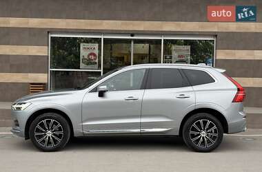 Внедорожник / Кроссовер Volvo XC60 2018 в 