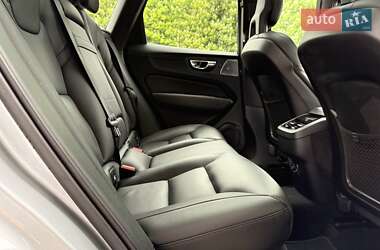 Внедорожник / Кроссовер Volvo XC60 2018 в 