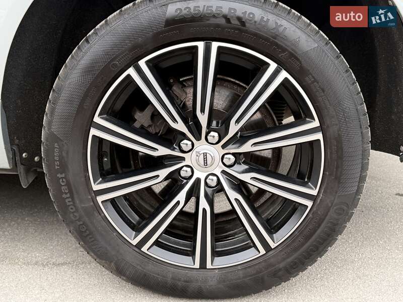 Внедорожник / Кроссовер Volvo XC60 2018 в Тернополе