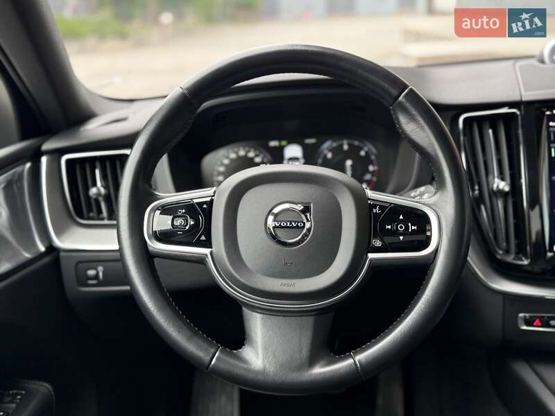 Внедорожник / Кроссовер Volvo XC60 2018 в Тернополе