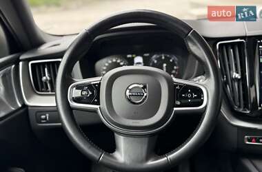 Внедорожник / Кроссовер Volvo XC60 2018 в 