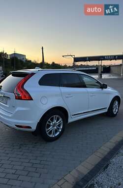 Позашляховик / Кросовер Volvo XC60 2015 в 