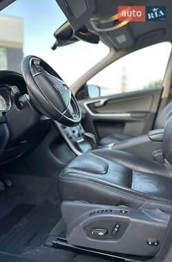 Позашляховик / Кросовер Volvo XC60 2015 в 