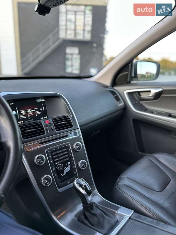 Позашляховик / Кросовер Volvo XC60 2015 в Городенці