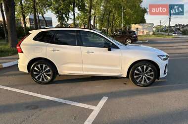 Внедорожник / Кроссовер Volvo XC60 2024 в 