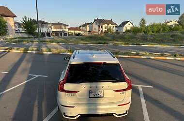 Внедорожник / Кроссовер Volvo XC60 2024 в 