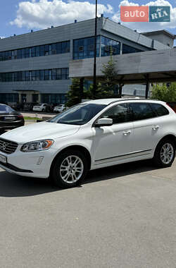 Внедорожник / Кроссовер Volvo XC60 2015 в 
