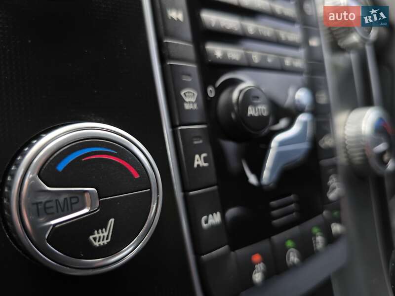 Внедорожник / Кроссовер Volvo XC60 2017 в Калуше