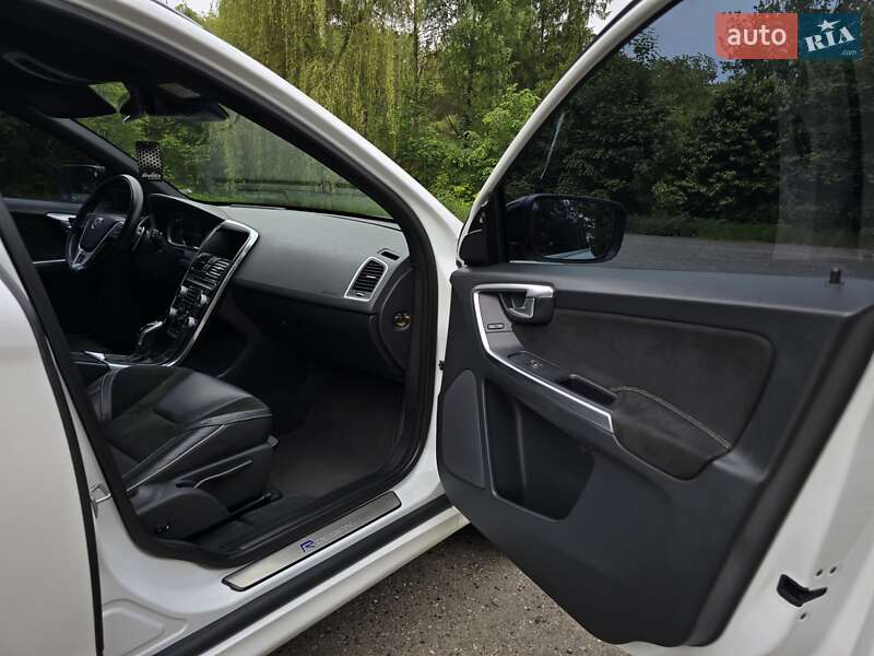 Внедорожник / Кроссовер Volvo XC60 2017 в Калуше