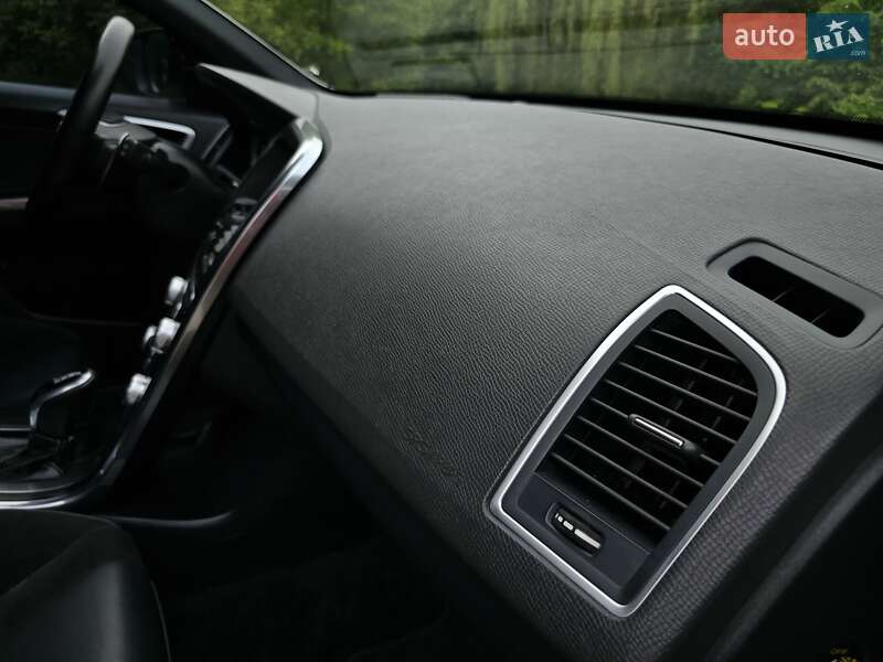 Внедорожник / Кроссовер Volvo XC60 2017 в Калуше