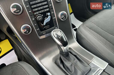 Внедорожник / Кроссовер Volvo XC60 2014 в 