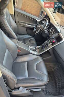 Позашляховик / Кросовер Volvo XC60 2013 в 
