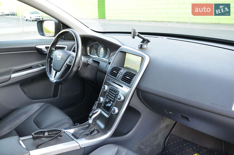 Внедорожник / Кроссовер Volvo XC60 2014 в Киеве