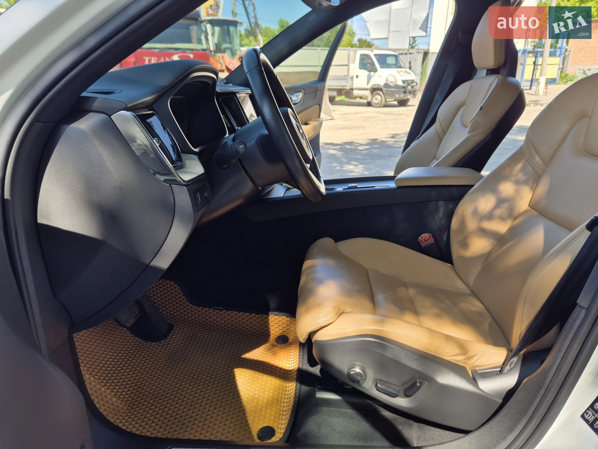 2017 Volvo XC60 - мініатюра 15