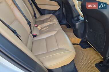 Внедорожник / Кроссовер Volvo XC60 2017 в 