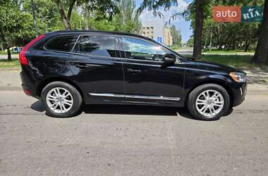 Внедорожник / Кроссовер Volvo XC60 2015 в 