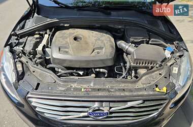 Внедорожник / Кроссовер Volvo XC60 2015 в 