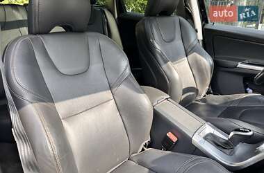 Внедорожник / Кроссовер Volvo XC60 2016 в 