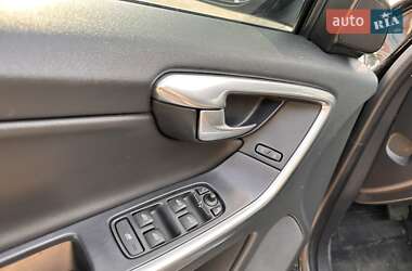 Внедорожник / Кроссовер Volvo XC60 2016 в 