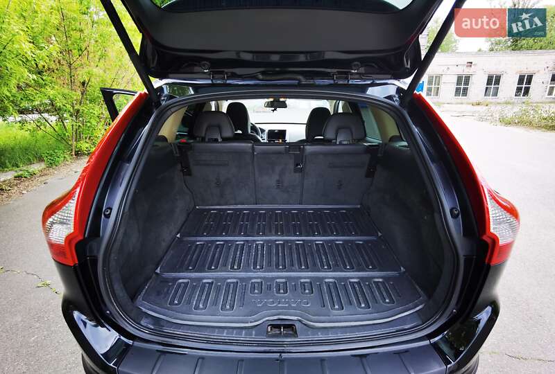 Внедорожник / Кроссовер Volvo XC60 2012 в Чернигове